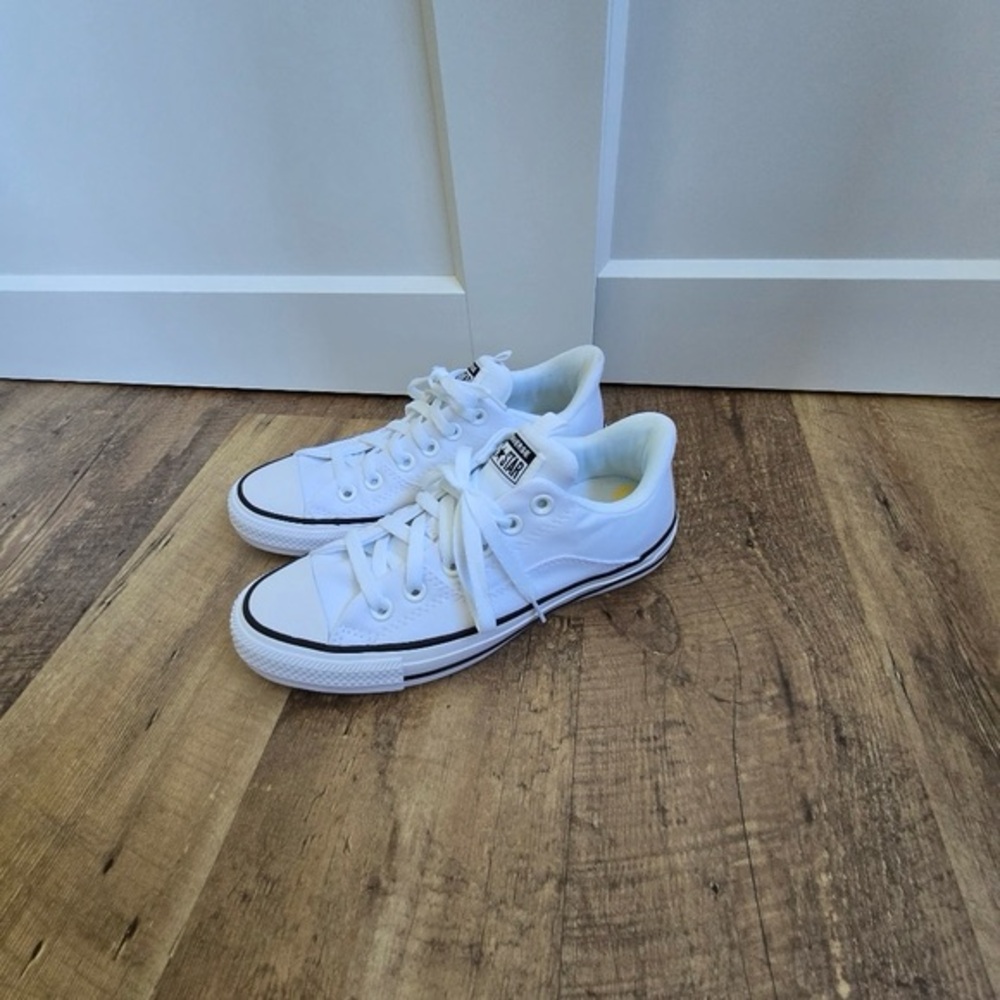 New Converse All Star Womens Size 7 White Low-Top Sneakers